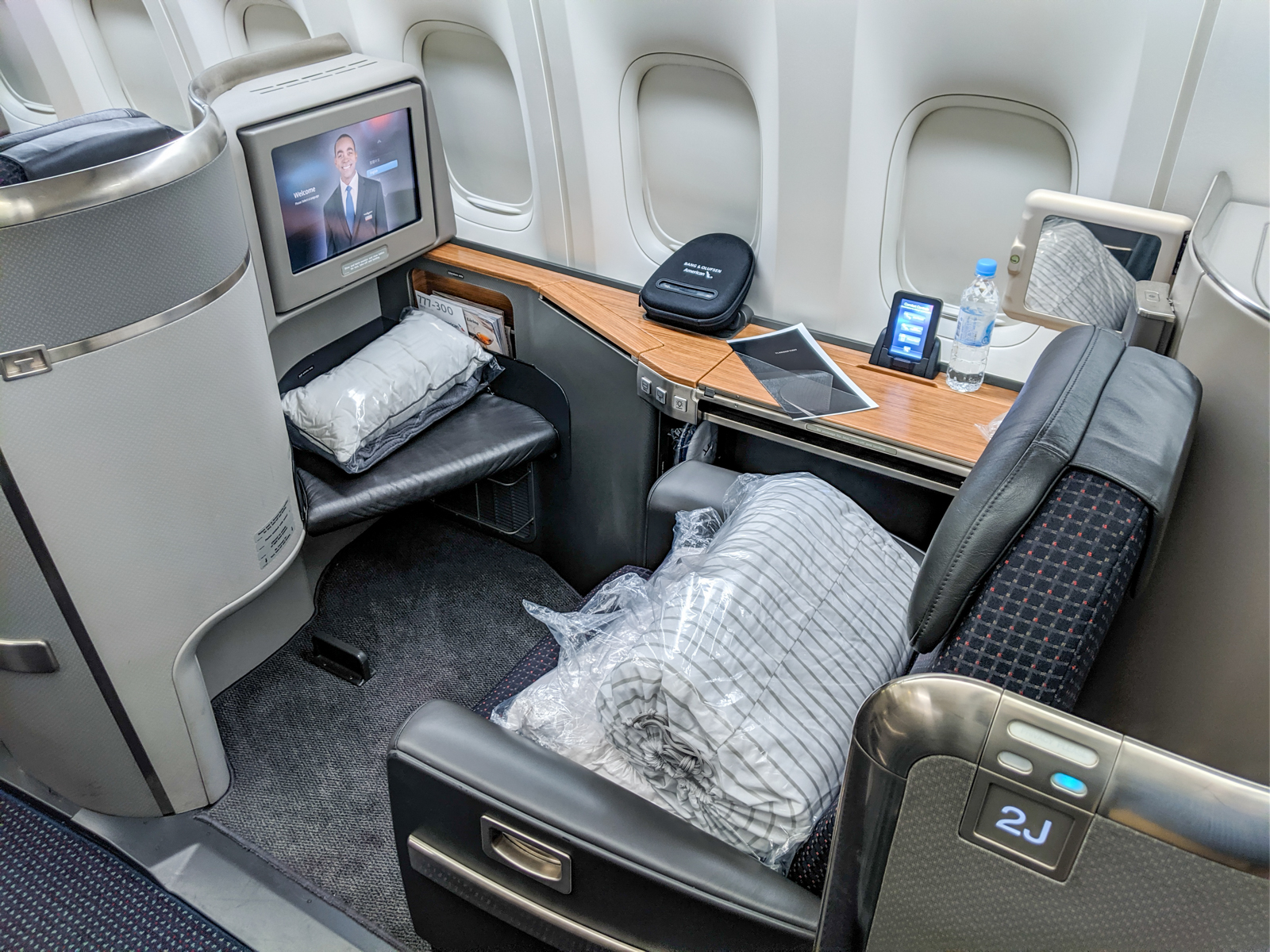 American Airlines First Class - HD Wallpaper 