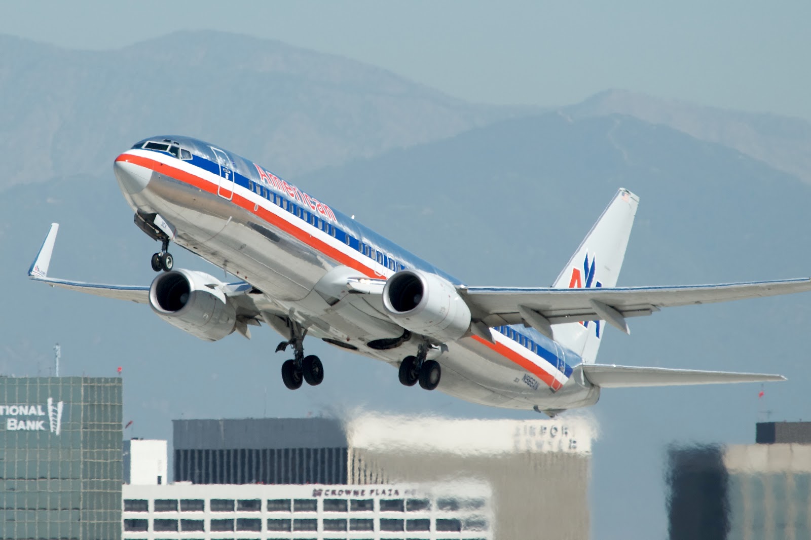 American Airlines Boeing 737 800 - HD Wallpaper 
