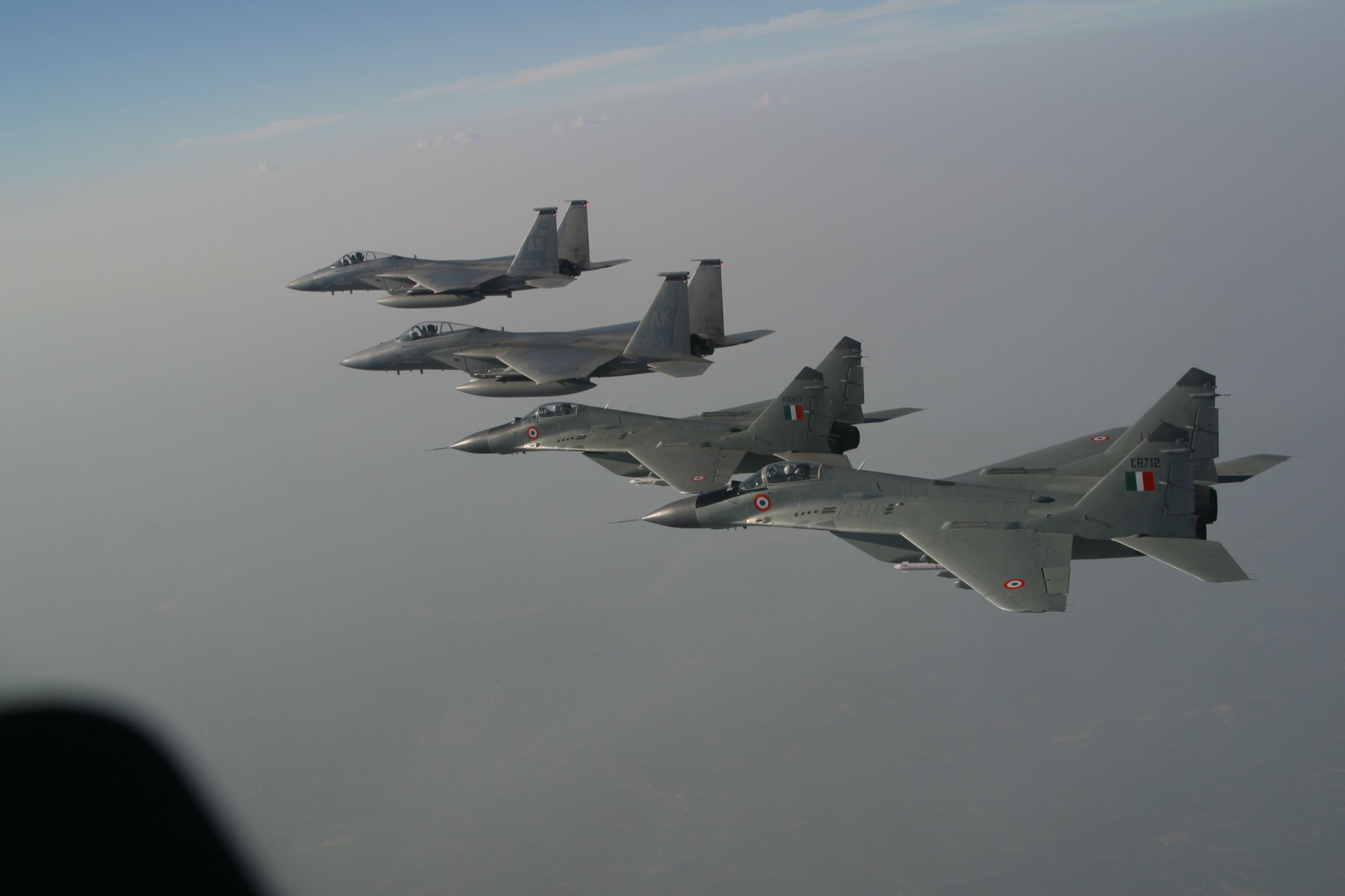 F 15 And Mig 29 - HD Wallpaper 