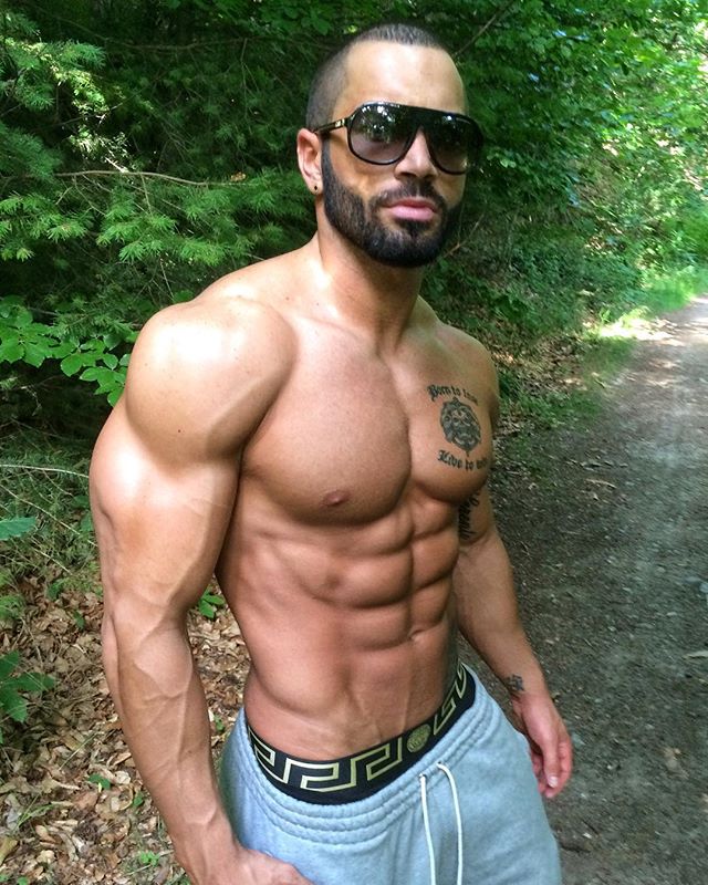 14 - Rockstar Male Sunglasses - HD Wallpaper 