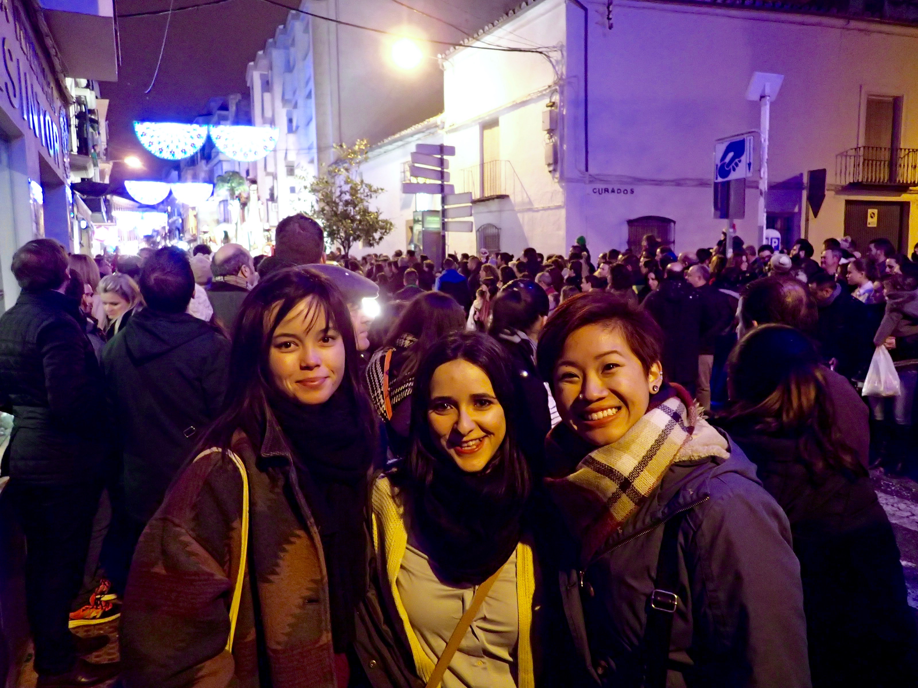 Los Tres Reyes Magos Spain Thequirkypineapple - Crowd - HD Wallpaper 