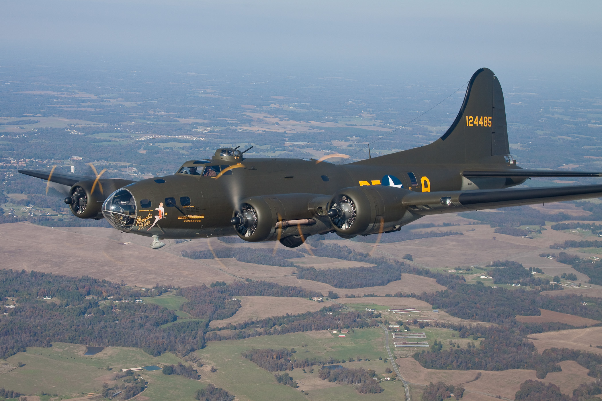 B-17 Flight To Honor ‘memphis Belle’ - B17 Bomber Memphis Belle - HD Wallpaper 