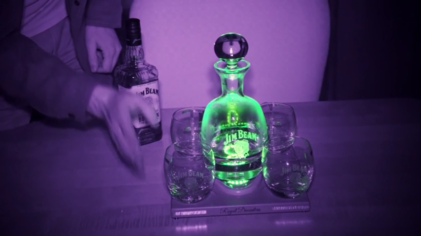 Glass Bottle - HD Wallpaper 