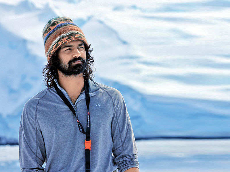 Pranav Mohanlal And Mohanlal - HD Wallpaper 