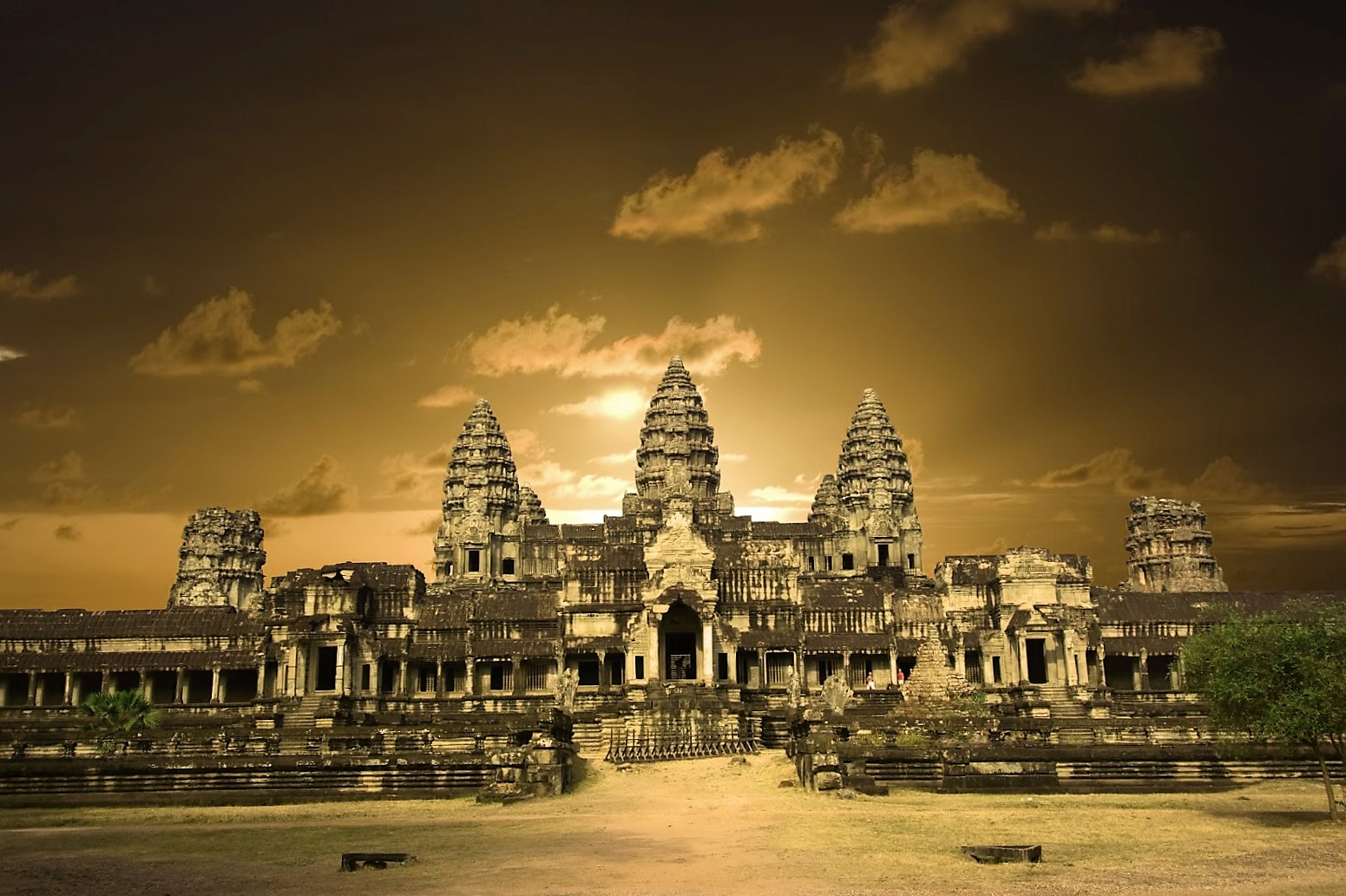 Sunset At Angkor Wat Temple - HD Wallpaper 