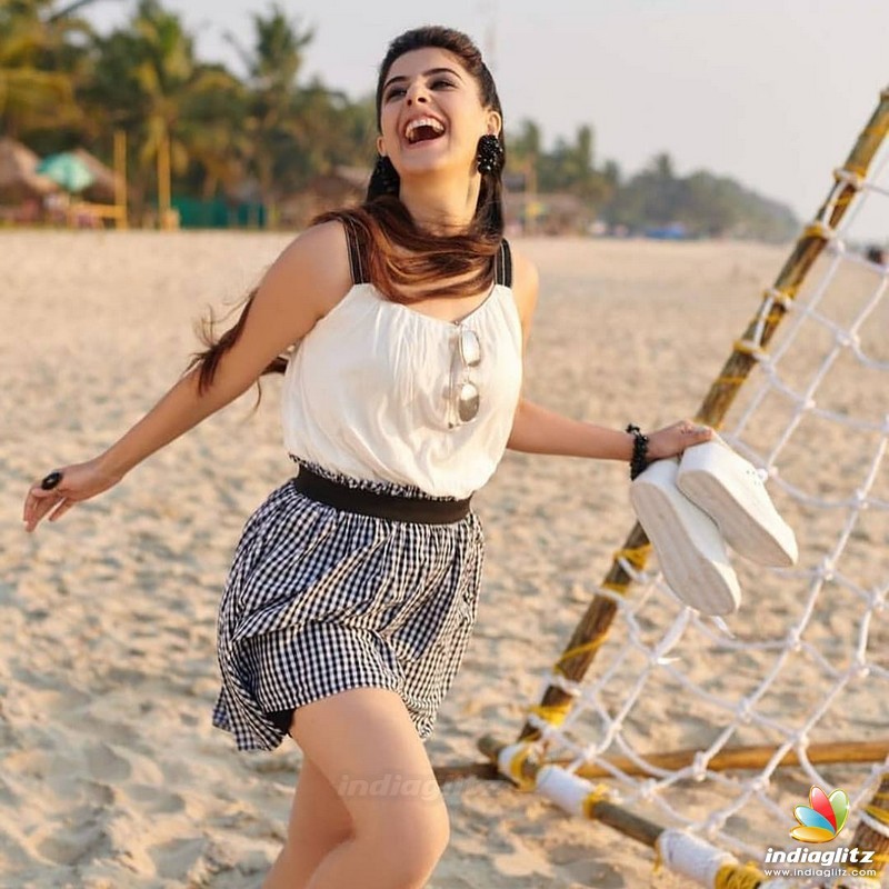 Isha Talwar - Isha Talwar Hot Back - HD Wallpaper 