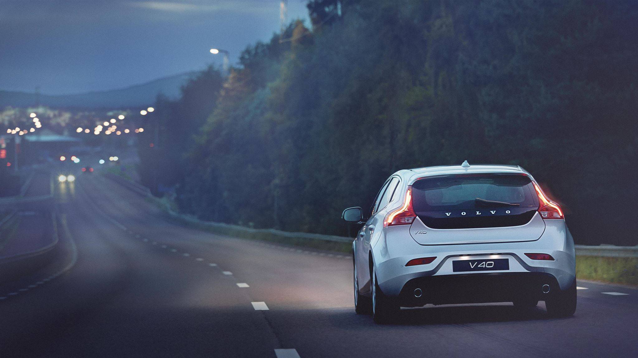Volvo V40 - HD Wallpaper 