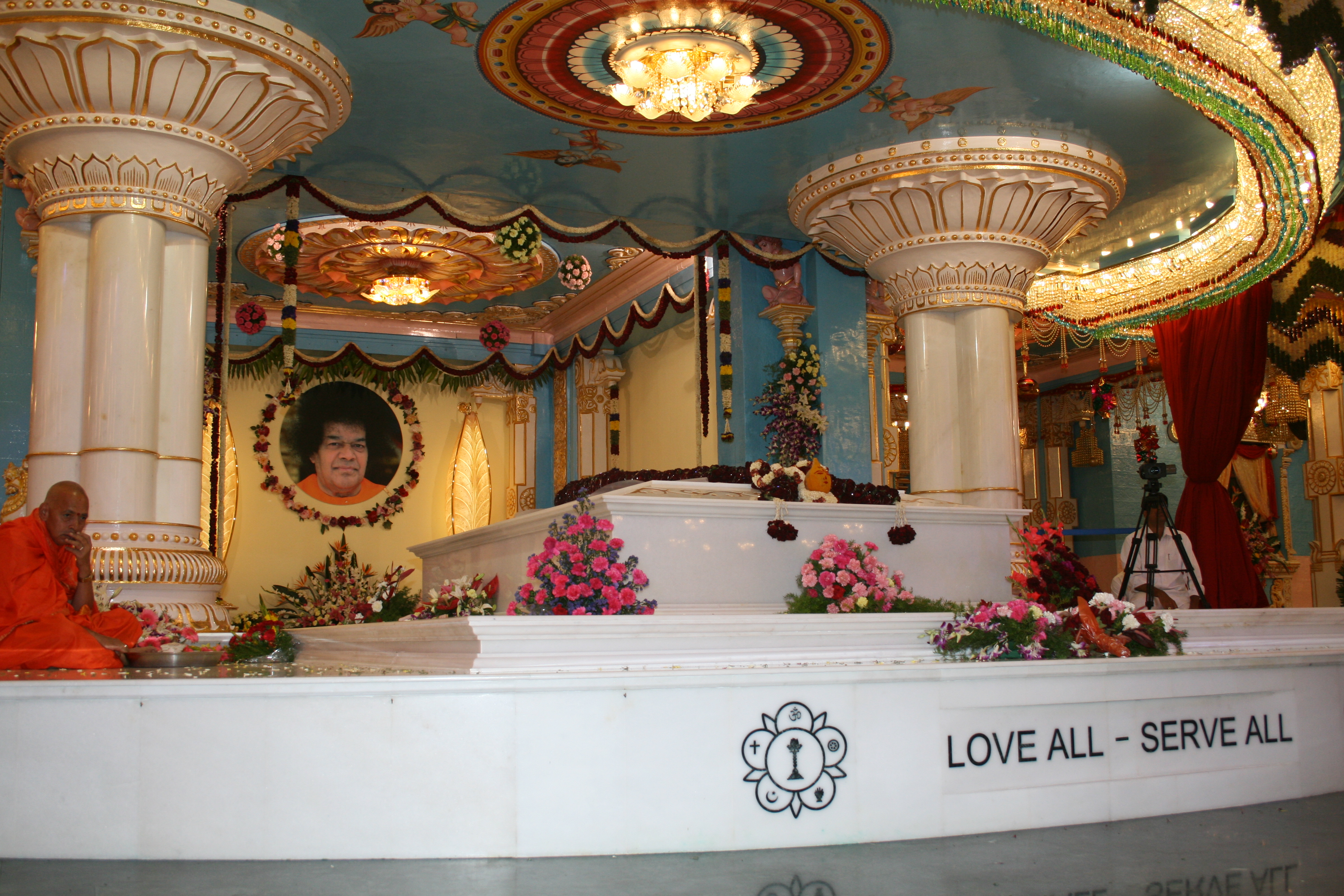 Sathya Sai Baba Mahasamadhi - 3888x2592 Wallpaper Sathya Sai Baba Mahasamadhi - 3888x2592 Wallpaper
