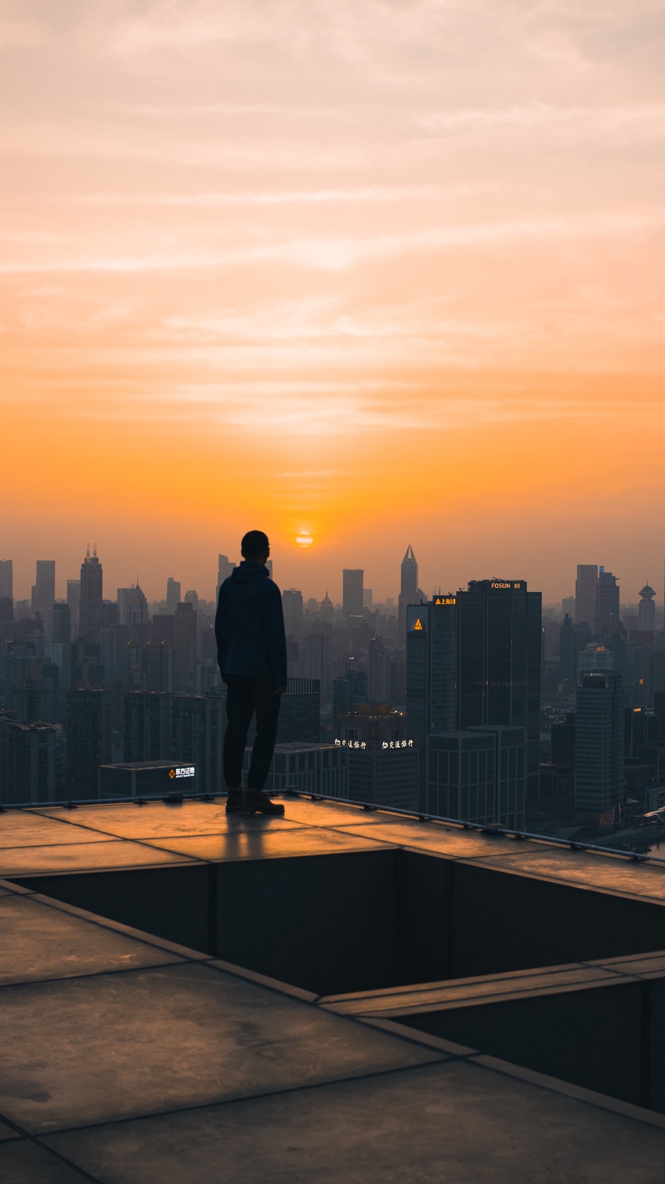 Wallpaper Roof, Man, City, Sunset, Buildings, Overview - City Roof Background - HD Wallpaper 