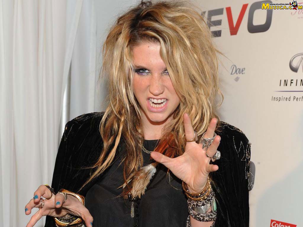 Kesha 2009 - HD Wallpaper 