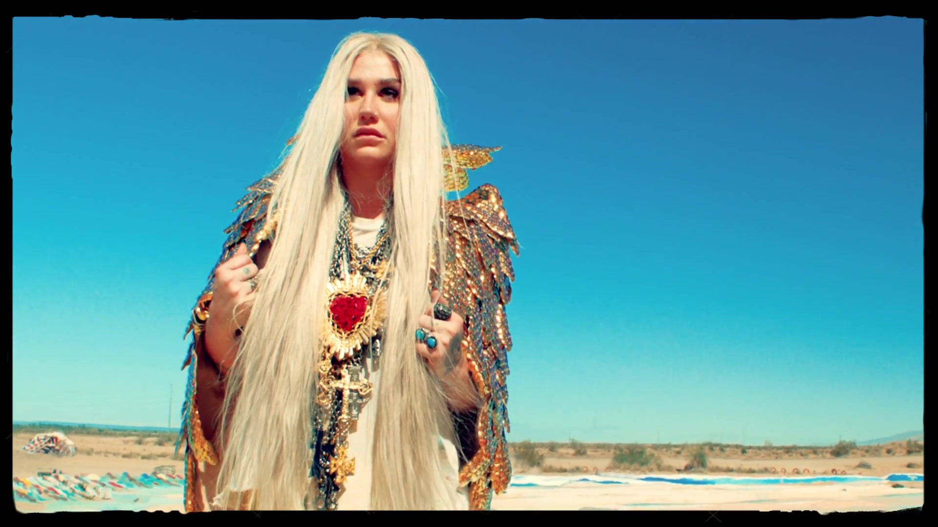 Kesha Praying - HD Wallpaper 