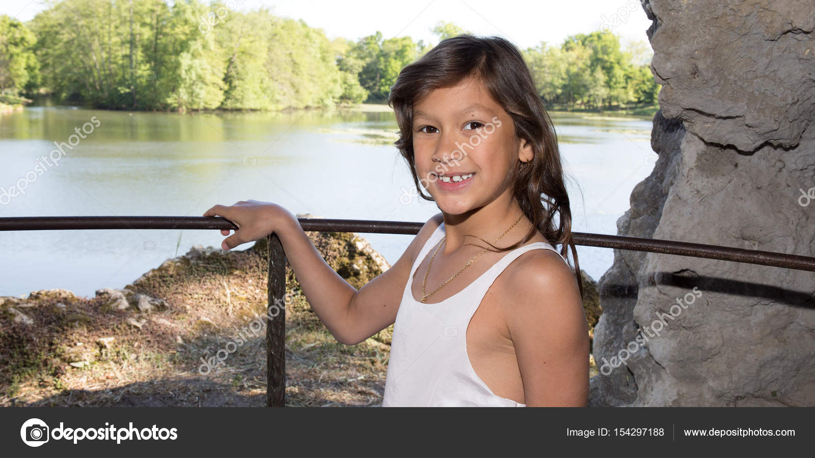 10 Year Old Girl Lake - HD Wallpaper 