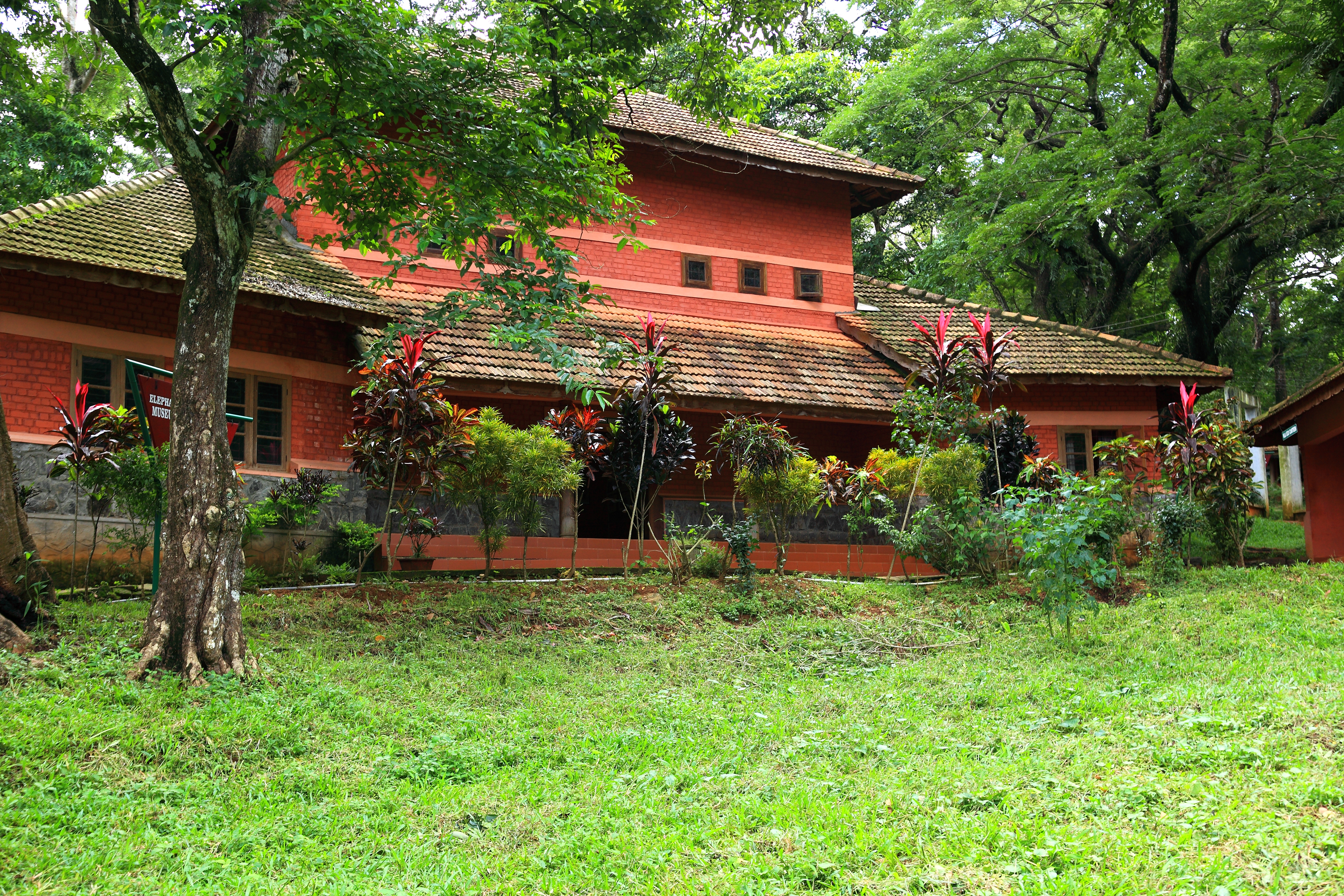 Konni Museum - Elephant Cage Konni - HD Wallpaper 