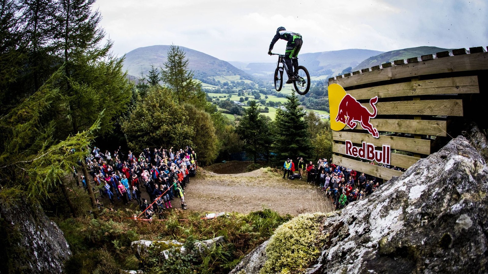 Red Bull Hardline Riders Announced - Red Bull Hardline Event - HD Wallpaper 