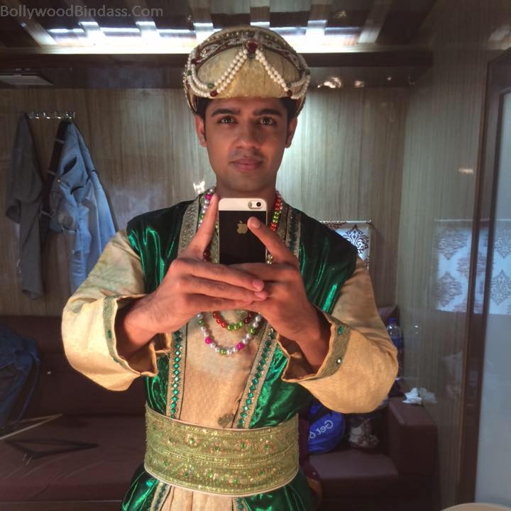 Akhil Kataria Hd Wallpaper From Bollywoodbindass - Costume - HD Wallpaper 