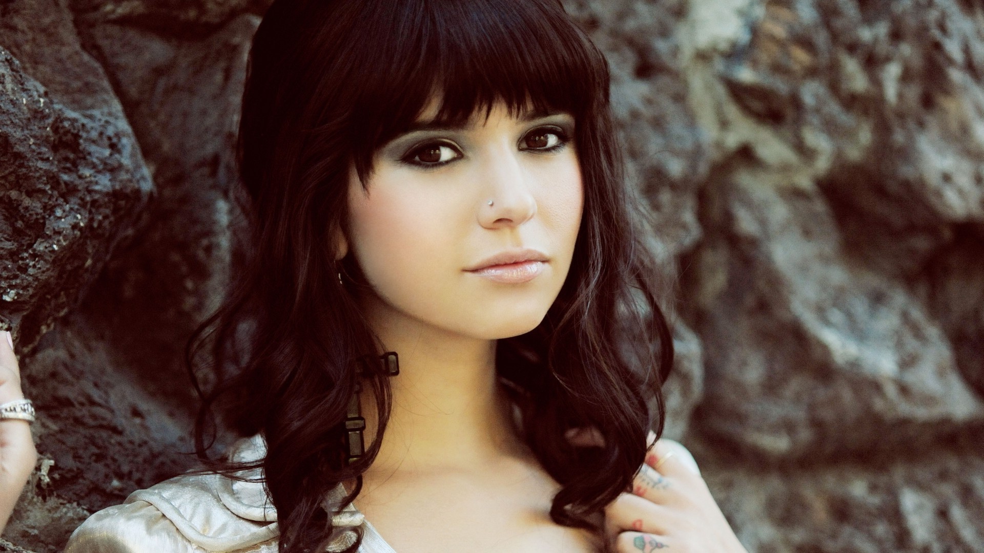 Bangs And Brown Eyes - HD Wallpaper 