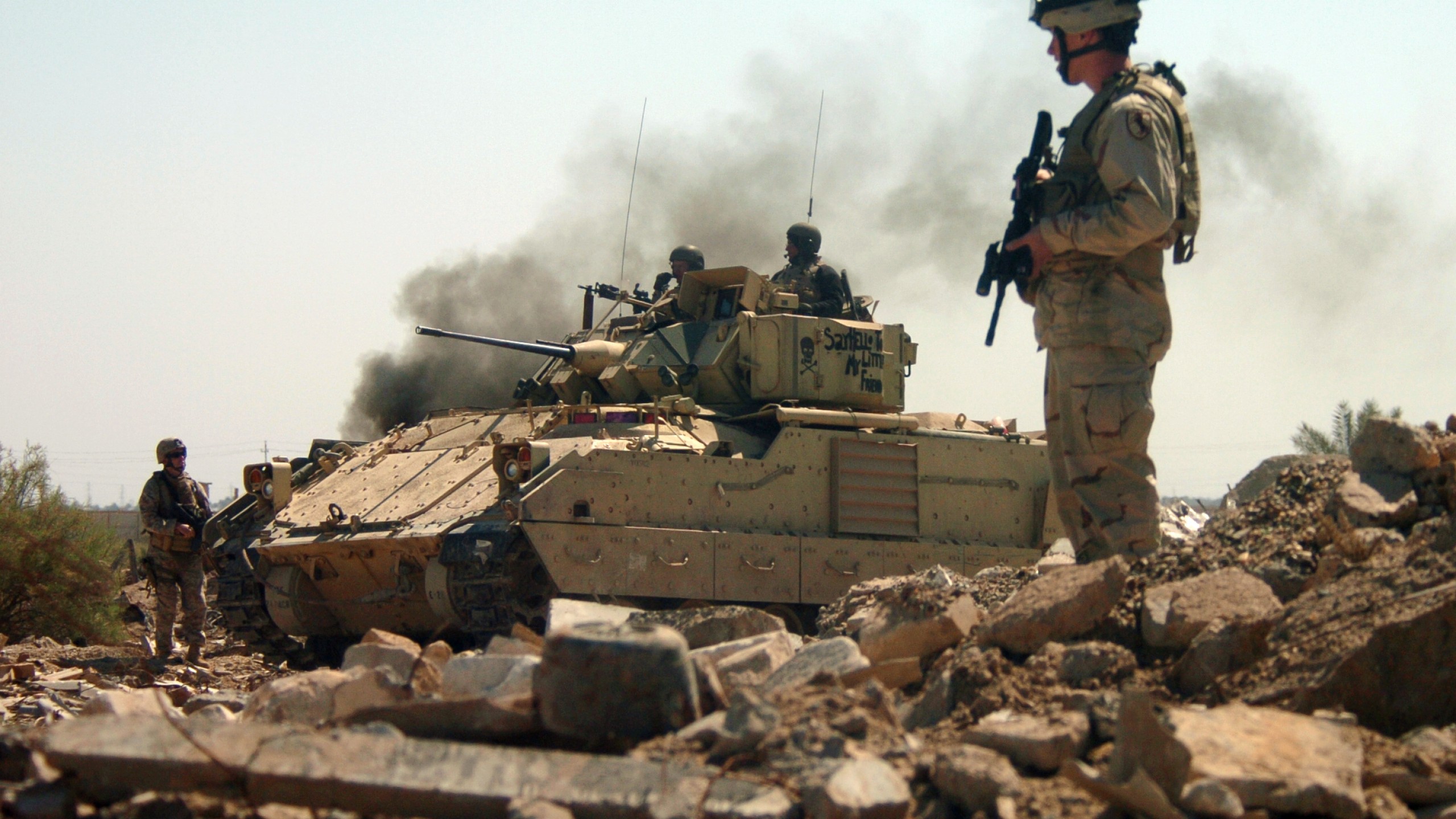 Bradley Fighting Vehicle Iraq - HD Wallpaper 