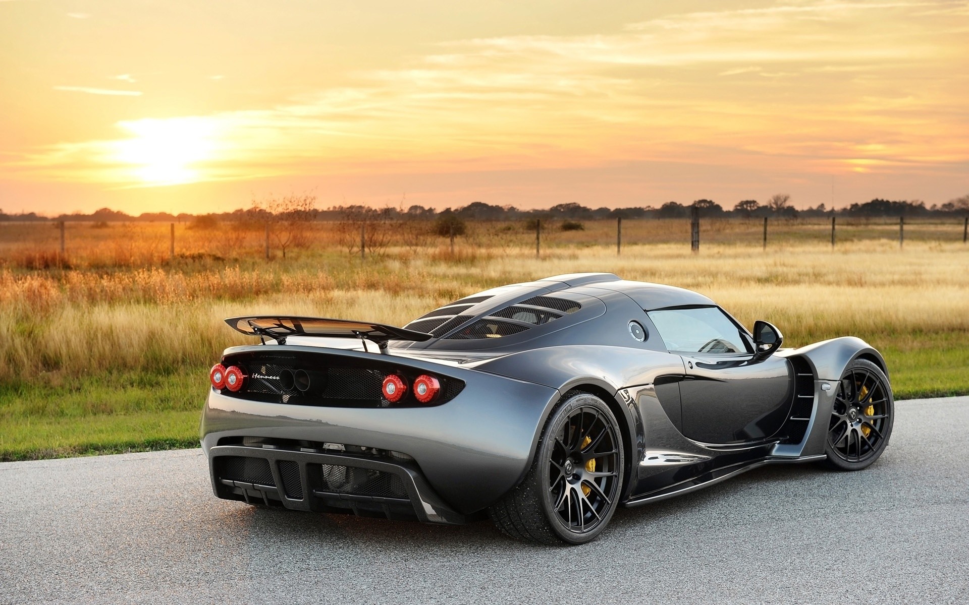 Hennessey Venom Gt Wallpaper Hennessey Venom Gt Silver - Hennessey Venom Gt Wallpaper Hd - HD Wallpaper 