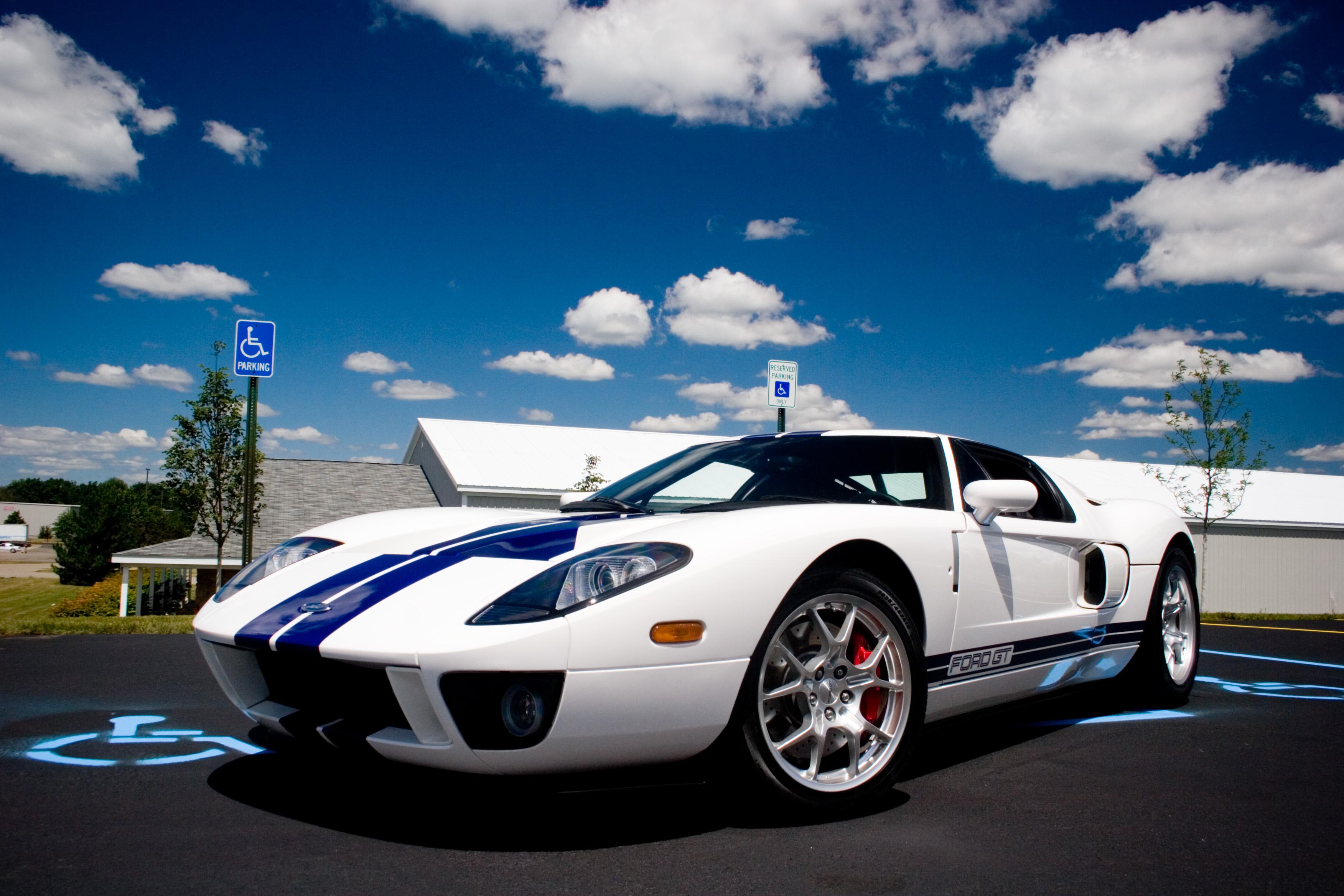 Ford Gt 2005 Background - HD Wallpaper 
