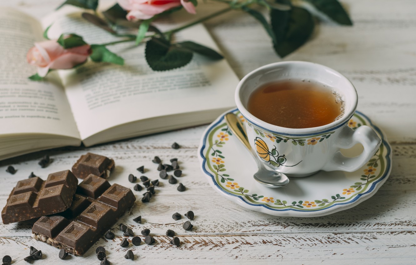 Photo Wallpaper Chocolate, Roses, Bouquet, Cup, Book, - خلفيات باذكار - HD Wallpaper 