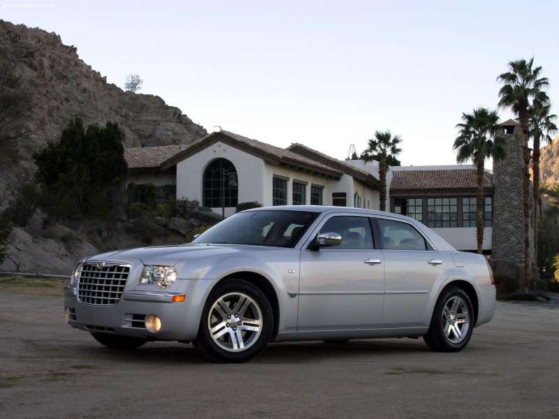 Chrysler 300 2005 2017 - HD Wallpaper 