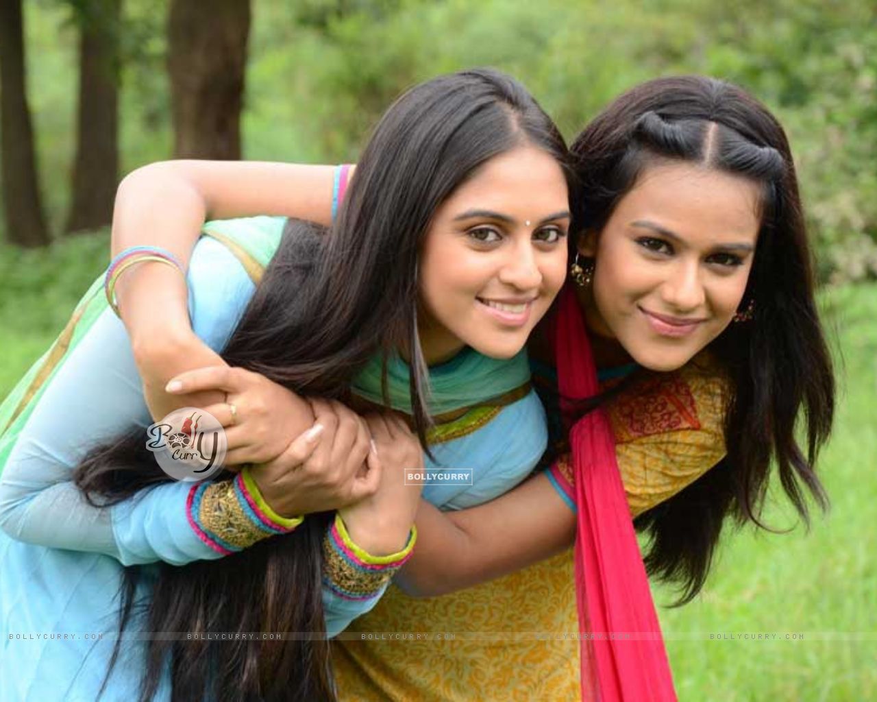 Jeevika & Maanvi(nia Sharma) In The Show Ek Hazaaron - Ek Hazaaron Mein Meri Behna Hai Status - HD Wallpaper 