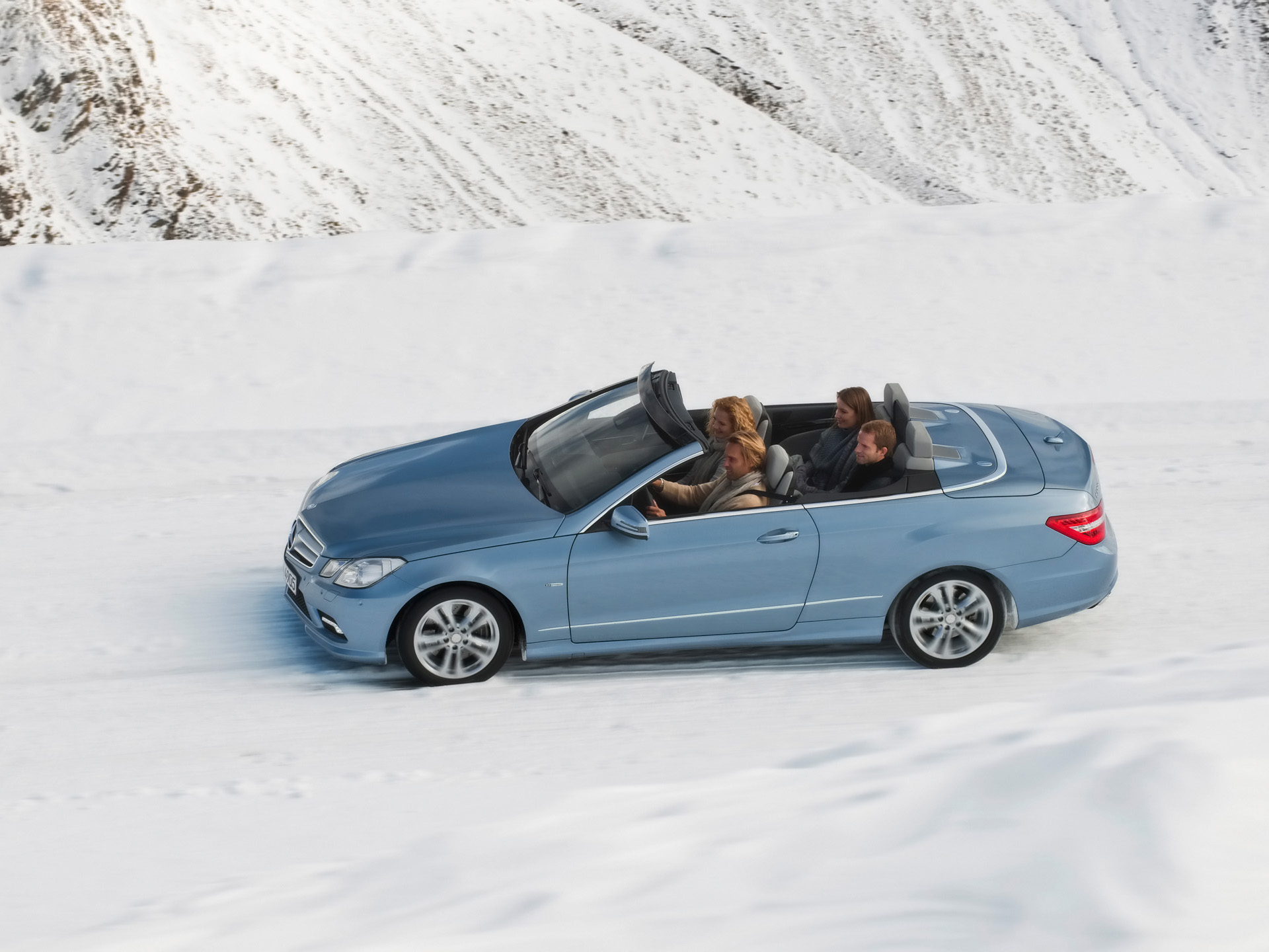 Mercedes E Class Convertible - HD Wallpaper 