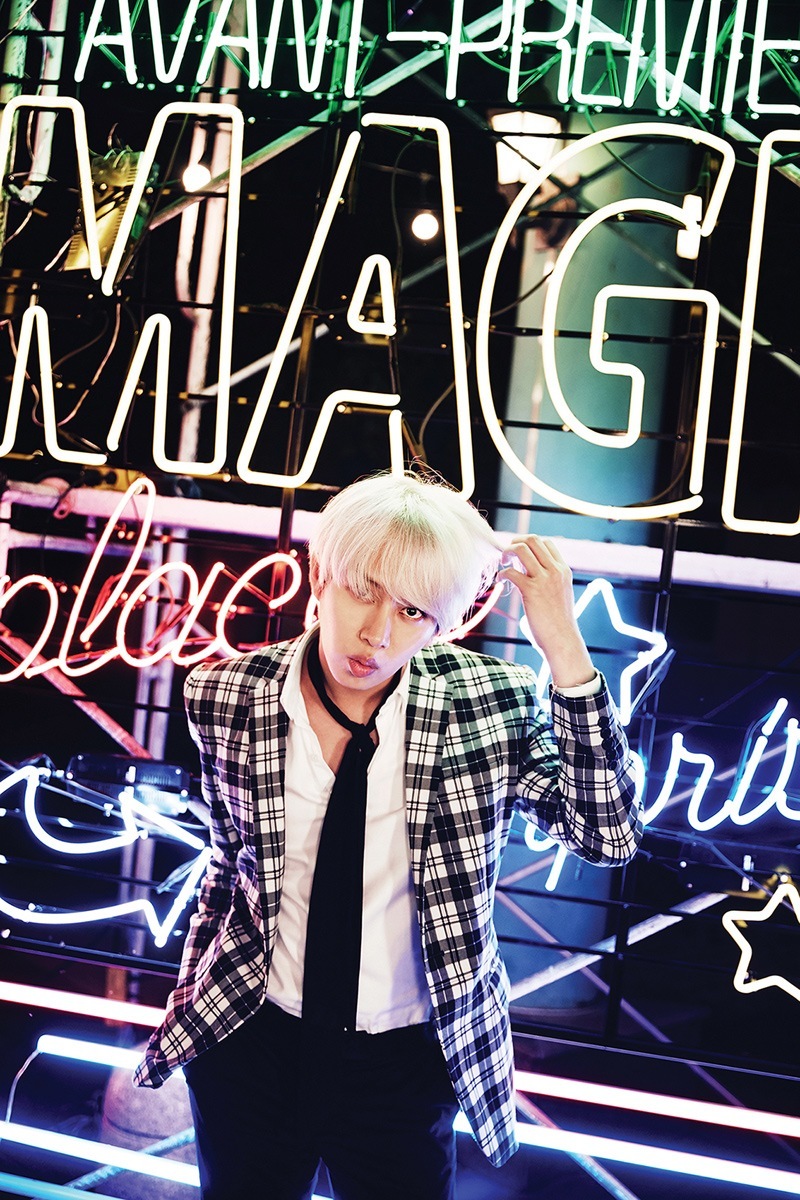 Super Junior Heechul / Sm Entertainent - Super Junior Heechul Magic - HD Wallpaper 