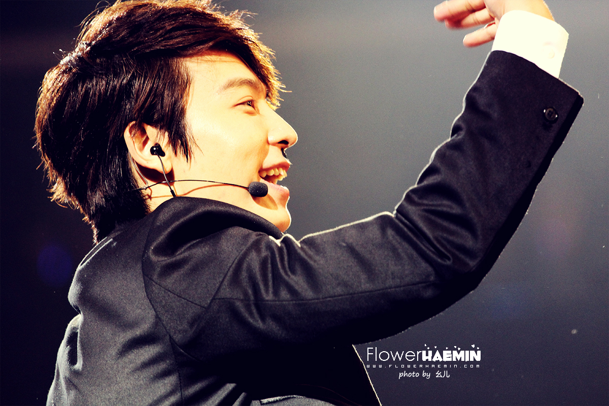 Donghae Wallpaper~♥ - Gentleman - HD Wallpaper 