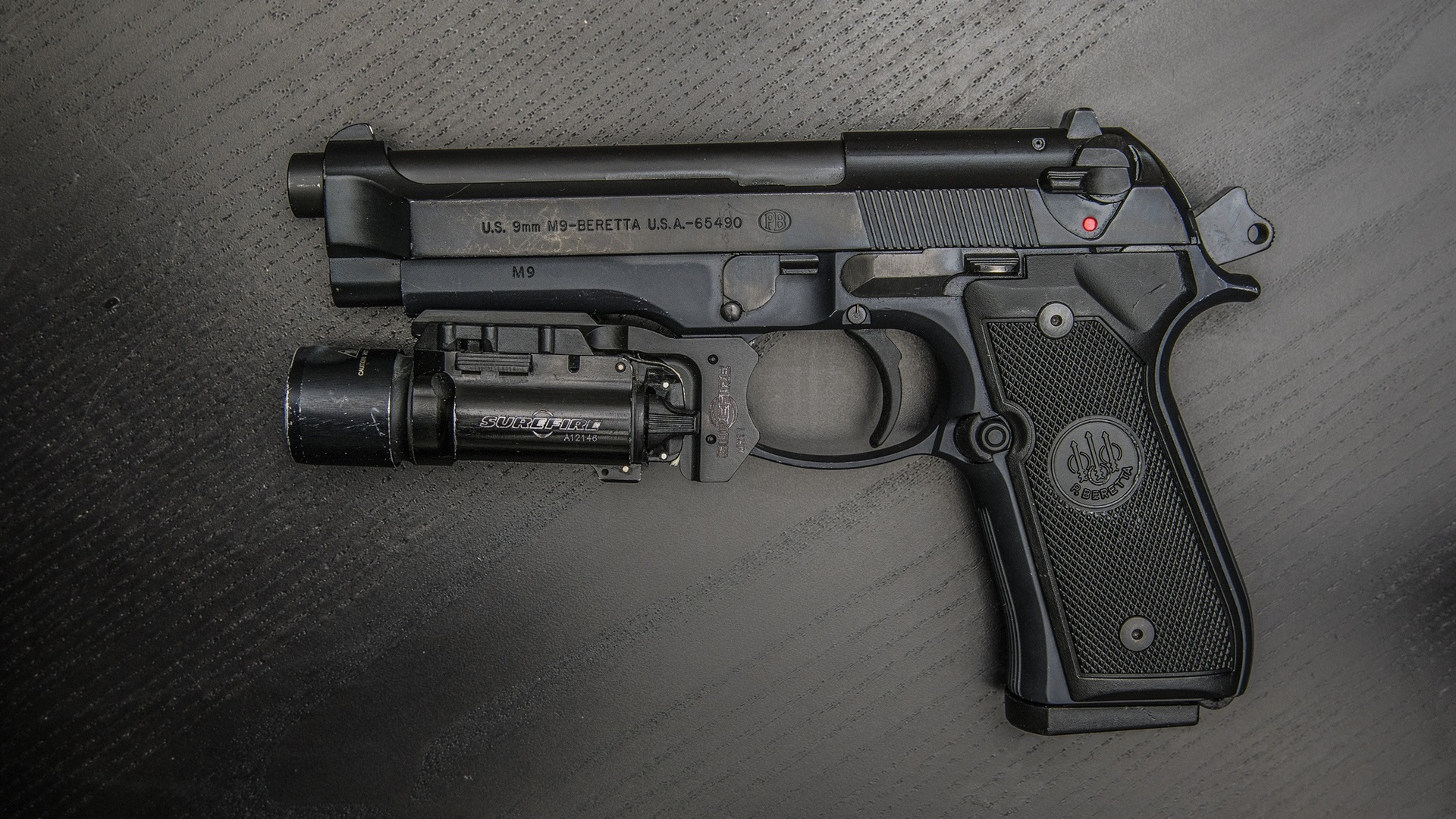 Beretta M9 With Flashlight - HD Wallpaper 