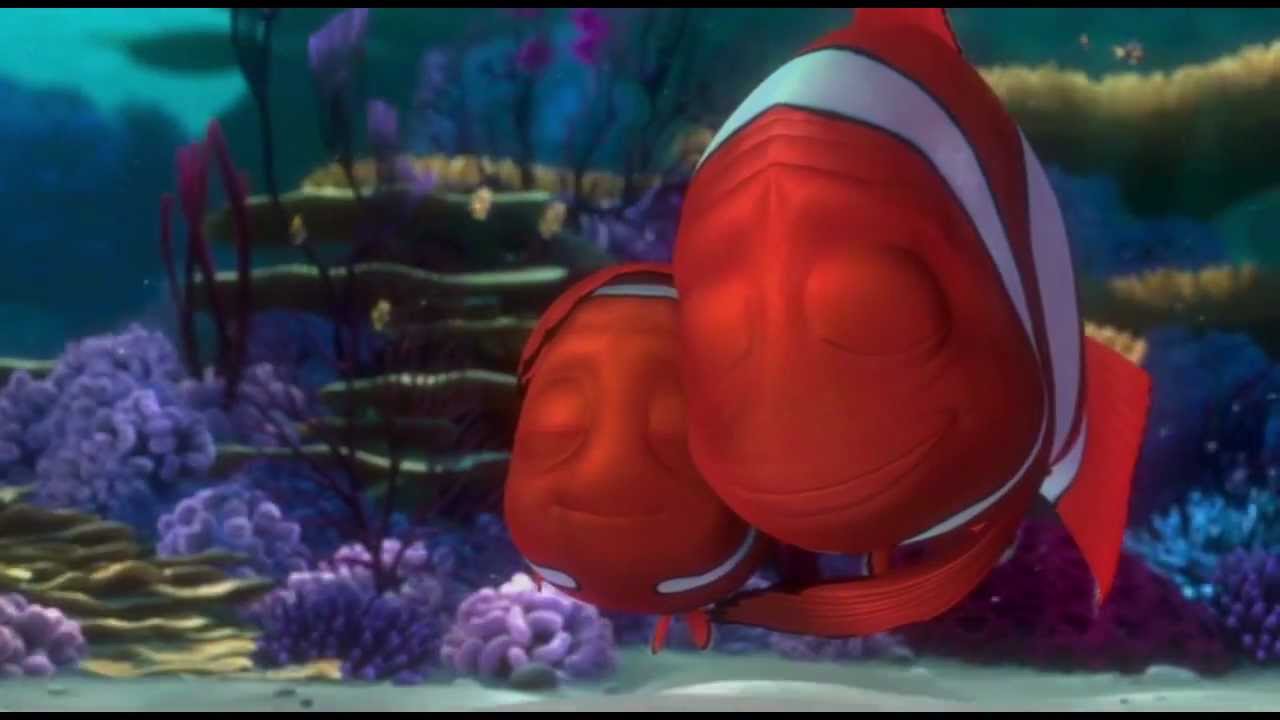 Marlin And Nemo Hugging - HD Wallpaper 