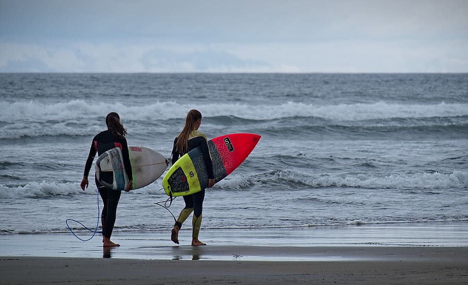 Fearless, Strong, Red, Yellow, Ocean, Surfers, Surfing, - HD Wallpaper 
