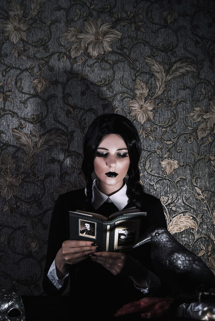 Wednesday Addams Cosplay Reddit - HD Wallpaper 