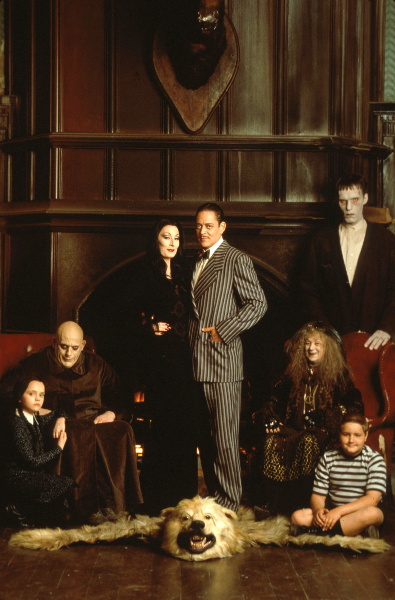 The Addams Family 
 Data Src Addams Family Wallpaper - Iphone Addams Family - HD Wallpaper 