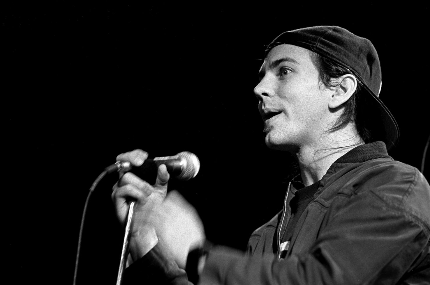 Pearl Jam Eddie Vedder Seattle 1992 
 Data Bftglink - Eddie Vedder - HD Wallpaper 