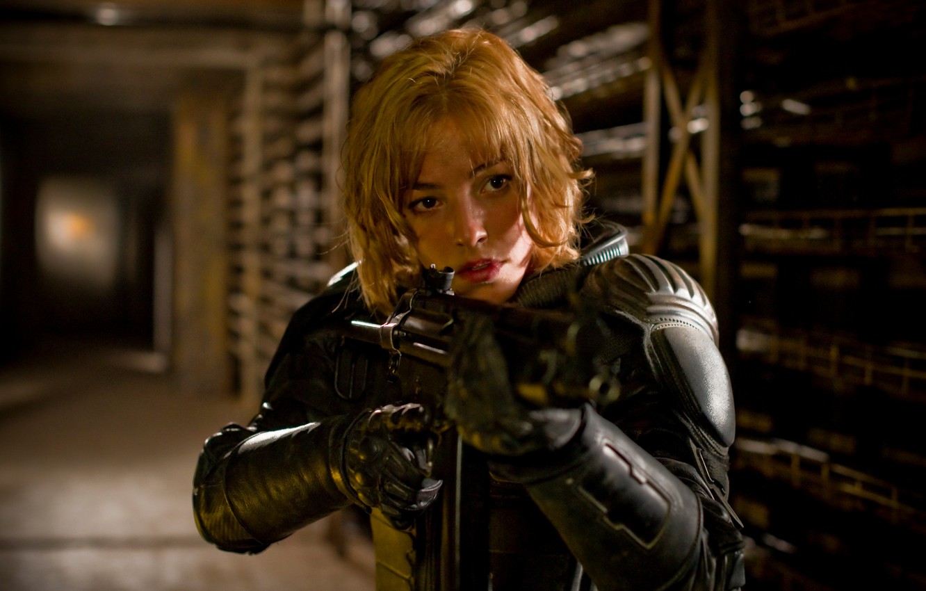 Photo Wallpaper Girl, Weapons, Actress, Movie, Judge - Judge Dredd Film Actress - HD Wallpaper 