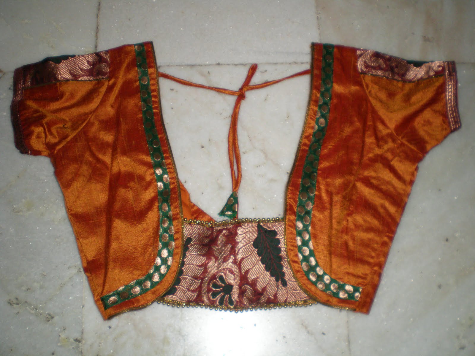 How To Make Saree Blouse Neck Designs - Banaras Patch Work Sarees - HD Wallpaper 