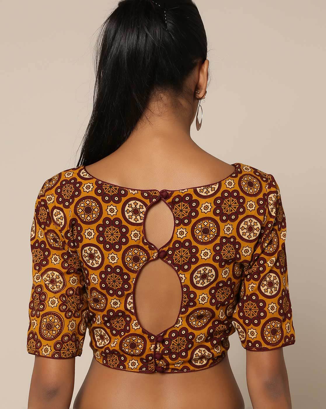Blouse Back Neck Designs Catalogue For Silk Sarees - Saree Blouse Back New Design - HD Wallpaper 