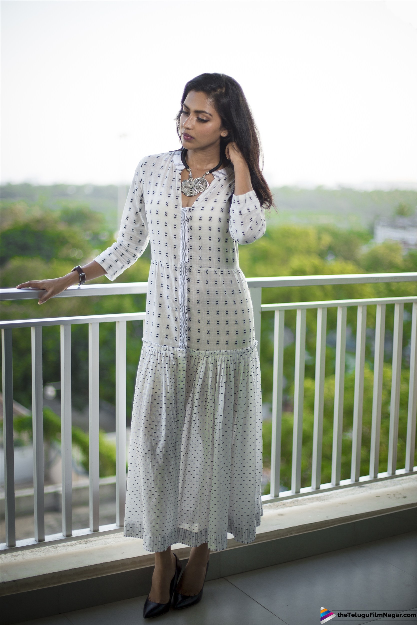Amala Paul 2019 Photoshoot - HD Wallpaper 