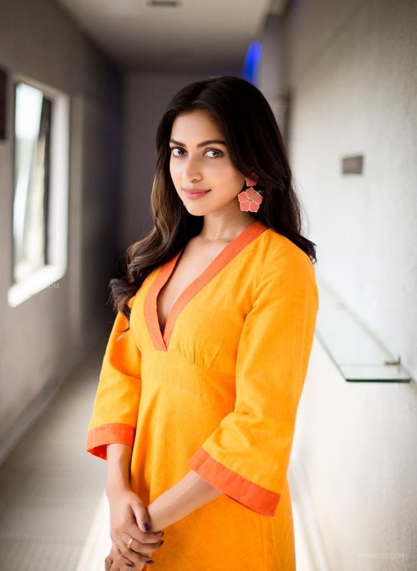 Amala Paul Beautiful Hot Hd Photos & Mobile Wallpapers - Amala Paul - HD Wallpaper 