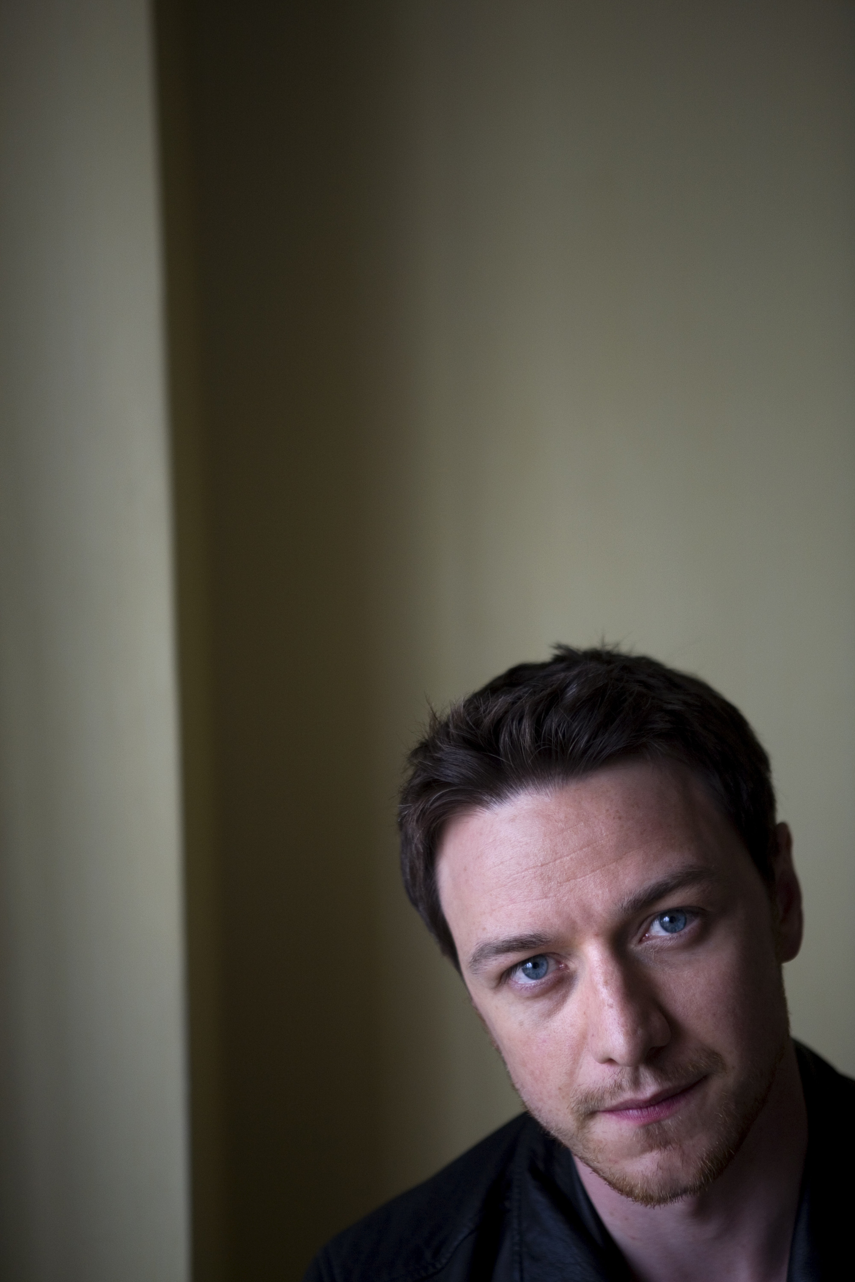 James Mcavoy Wallpaper Gallery - Gentleman - 1707x2560 Wallpaper