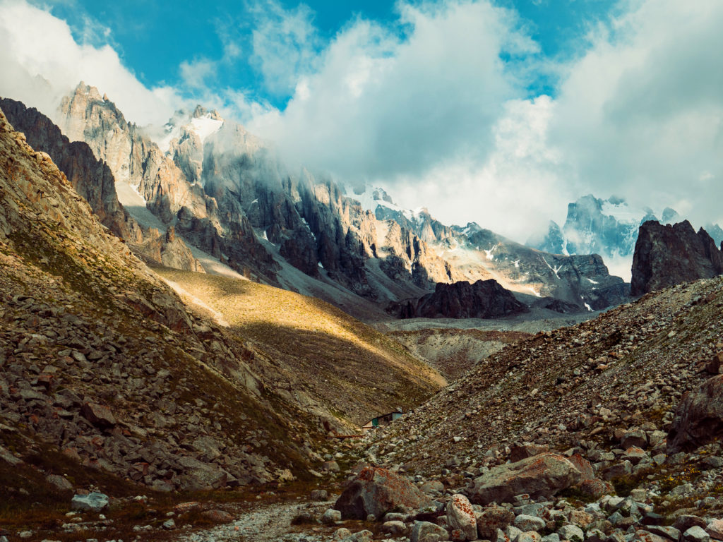 Hiking In Ala Archa National Park Hiking To The Ak - Summit - HD Wallpaper 