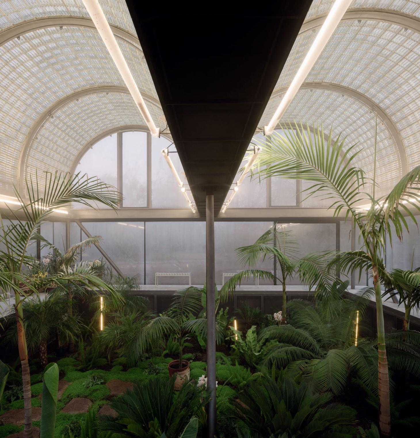 Inside A Glasshouse In Chile - Max Nunez Arquitectos - HD Wallpaper 
