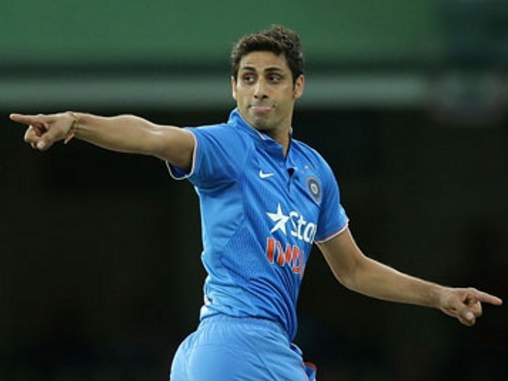 Indian Left Arm Bowlers - HD Wallpaper 