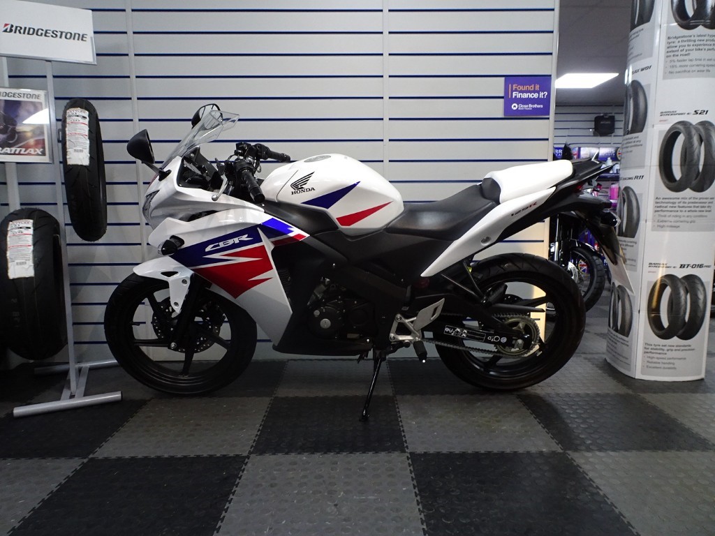 Honda Cbr125r 
 Data Src Https - Motorcycle - HD Wallpaper 