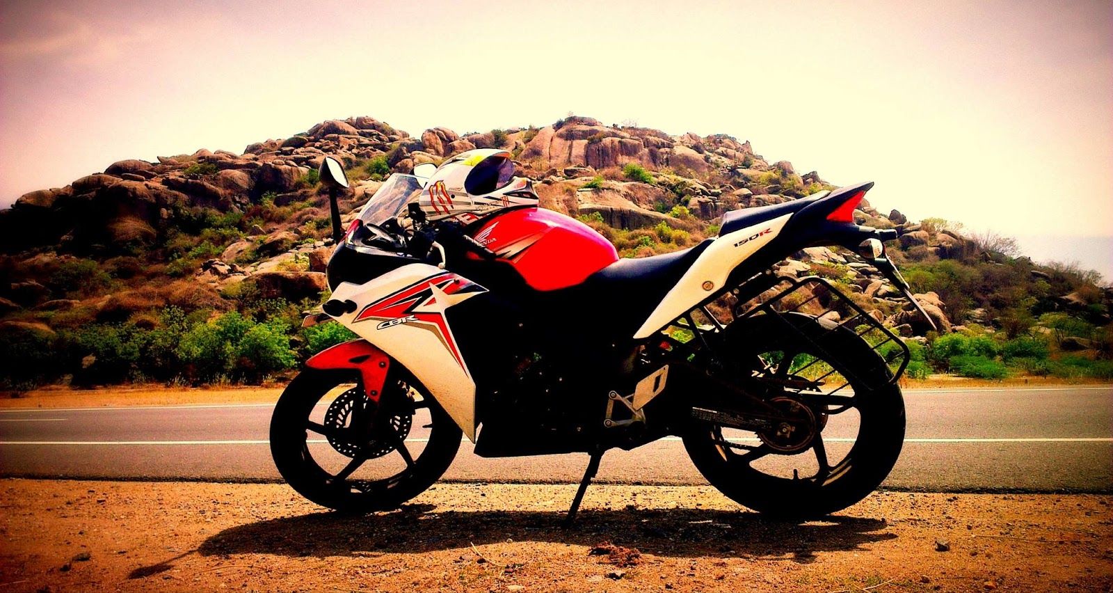 Cbr 150r Red Wallpaper Download - HD Wallpaper 