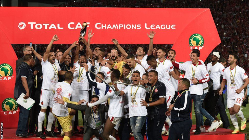 Wydad Casablanca Lifting The 2017 African Champions - Crew - HD Wallpaper 