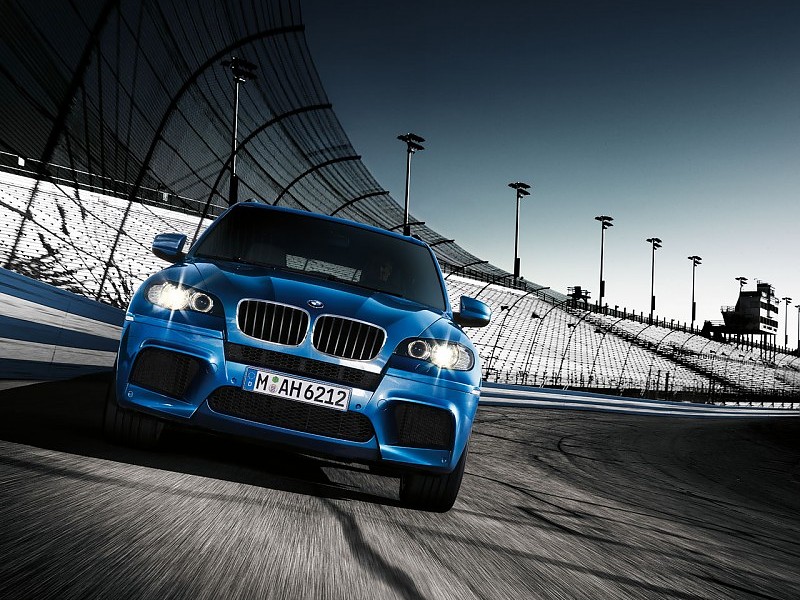 Bmw X5 Wallpaper - Bmw X5 Jeep Grand Cherokee - HD Wallpaper 