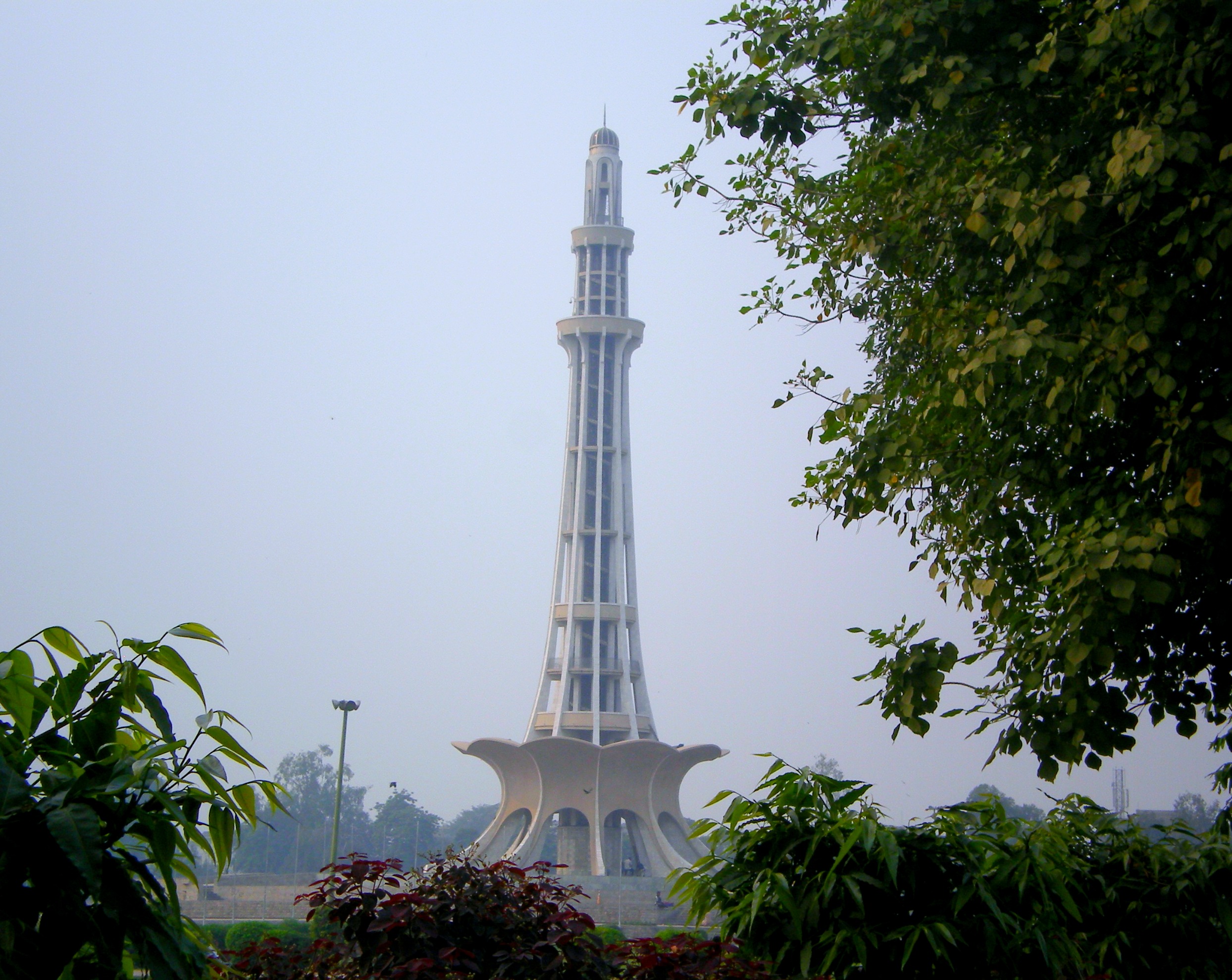 Download Pakistan Wallpapers, With Complete Pakistani - Minar-e-pakistan - HD Wallpaper 