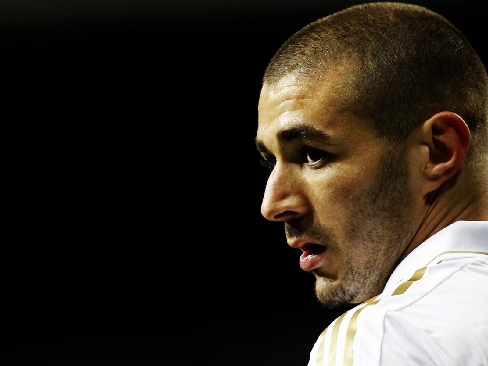 Karim Benzema Hd Wallpaper - Karim Benzema - HD Wallpaper 